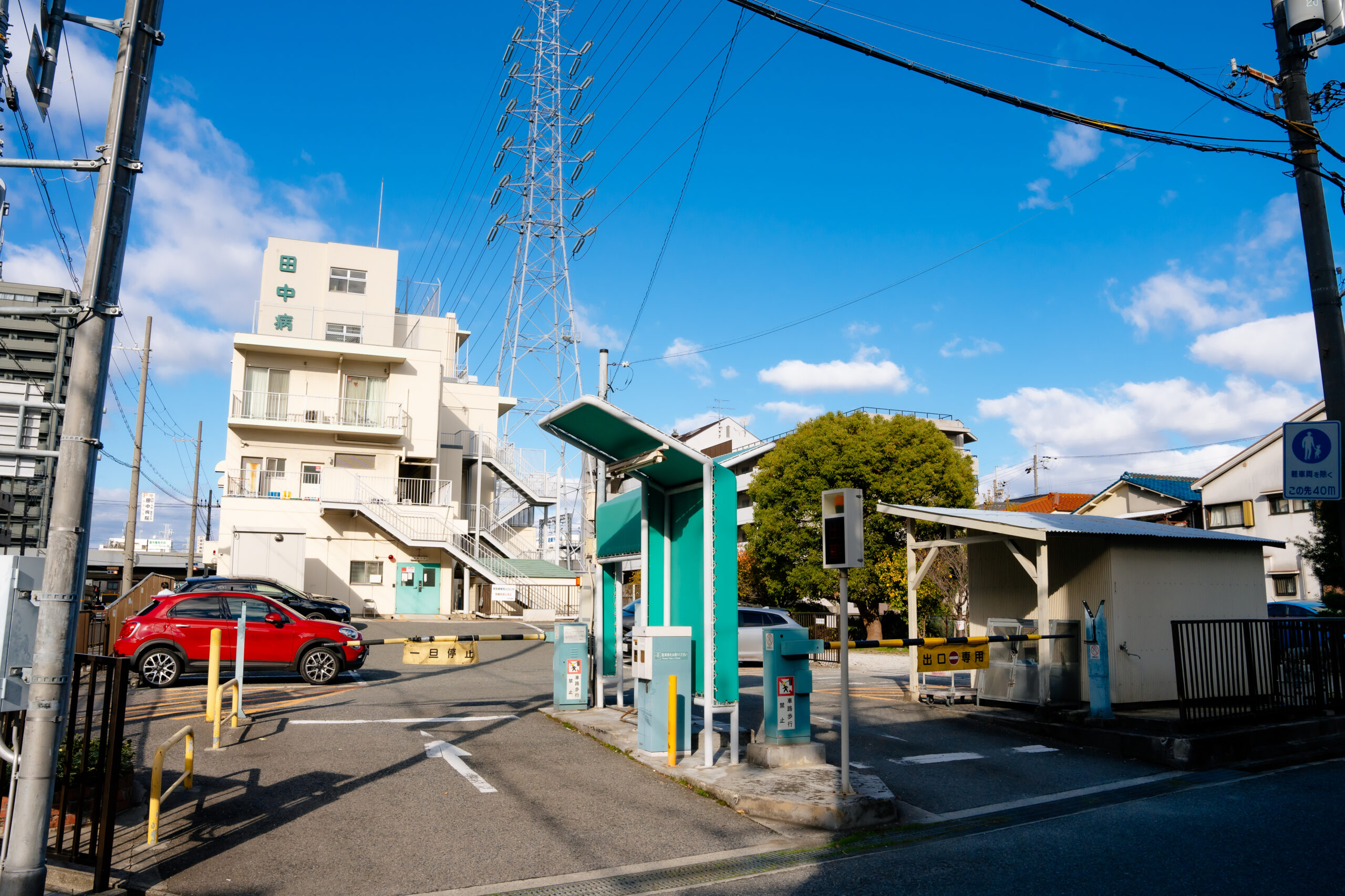 田中病院駐車場